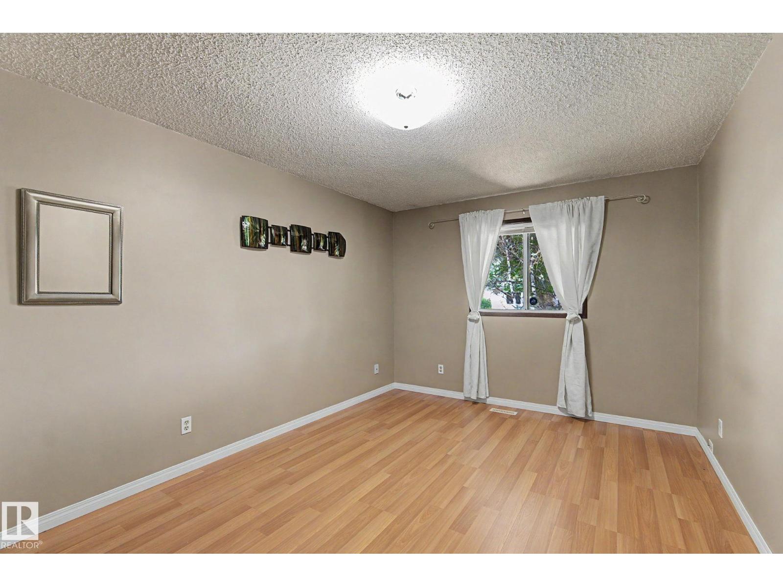 11167 52 ST NW NW - Photo 20