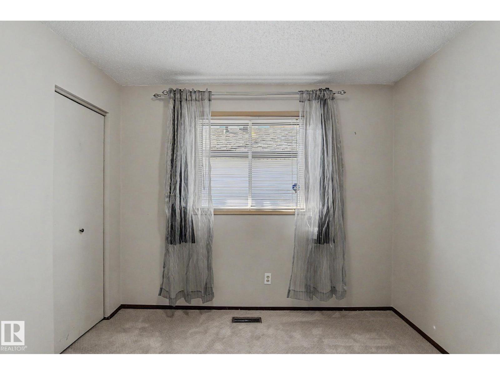 11167 52 ST NW NW - Photo 28