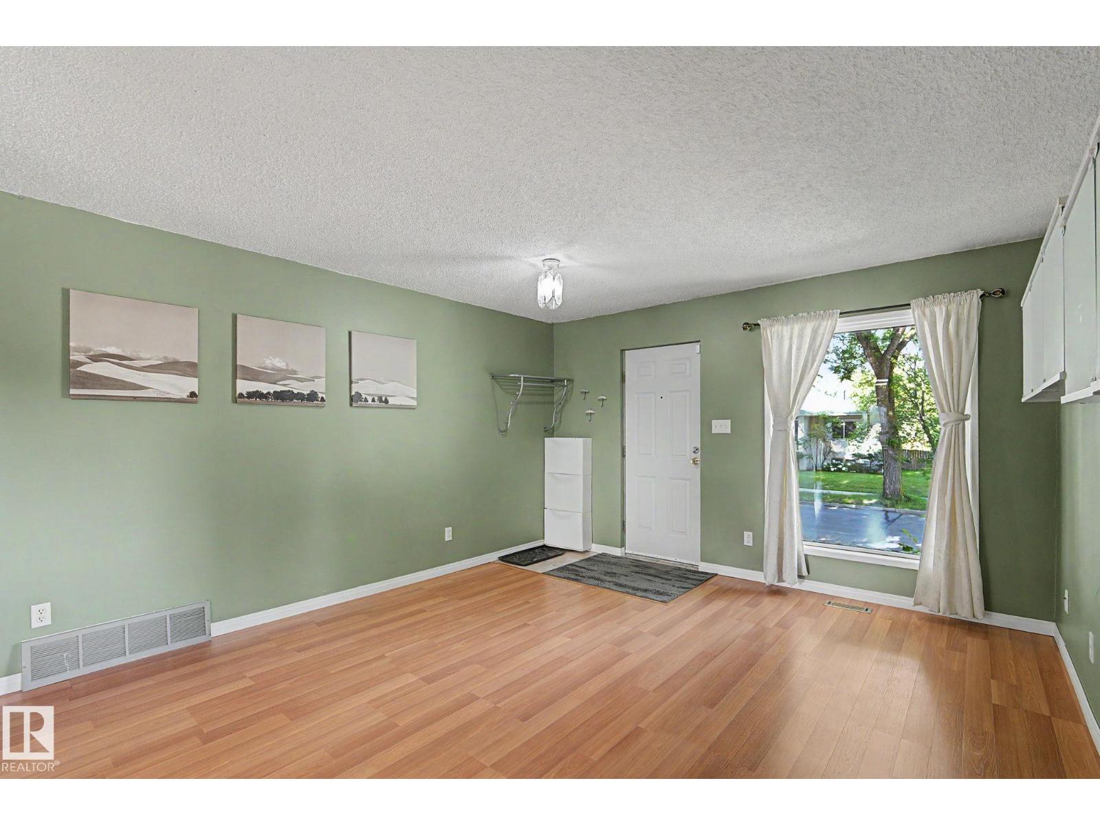 11167 52 ST NW NW - Photo 9