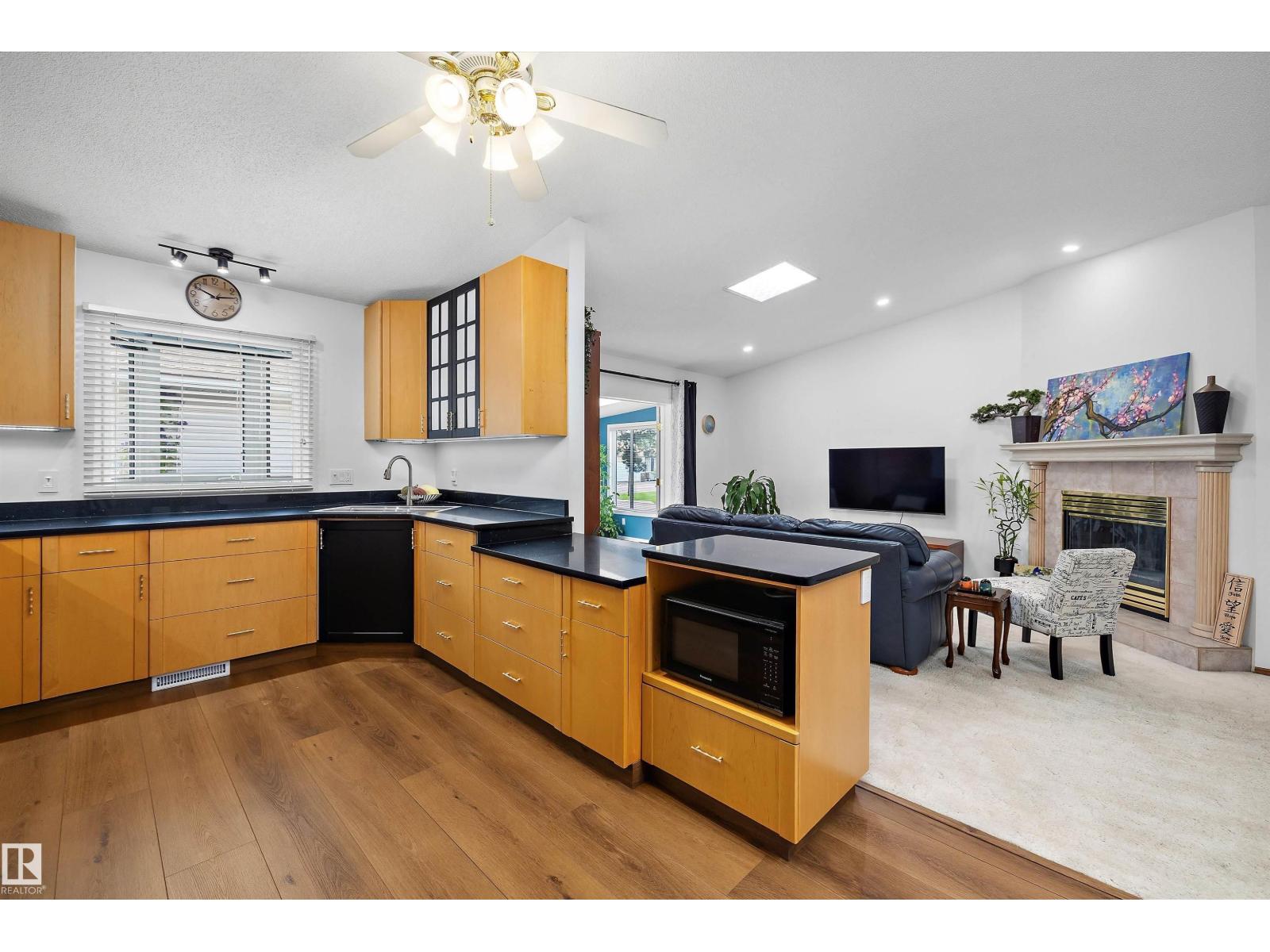 4717 25 Avenue NW - Photo 14