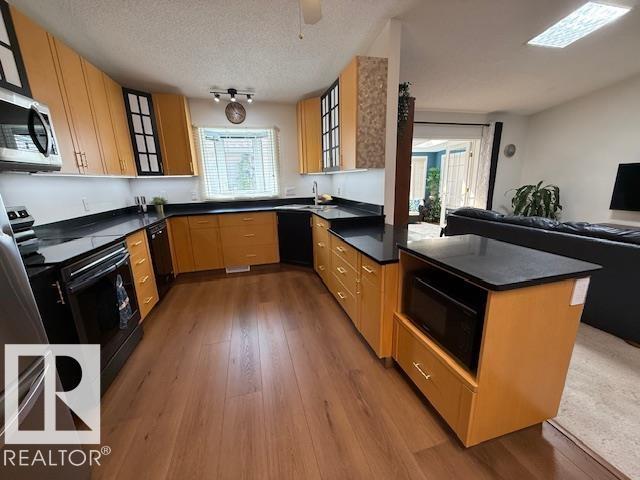 4717 25 Avenue NW - Photo 22