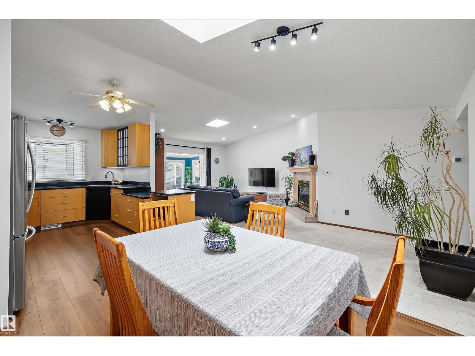 4717 25 Avenue NW - Photo 13