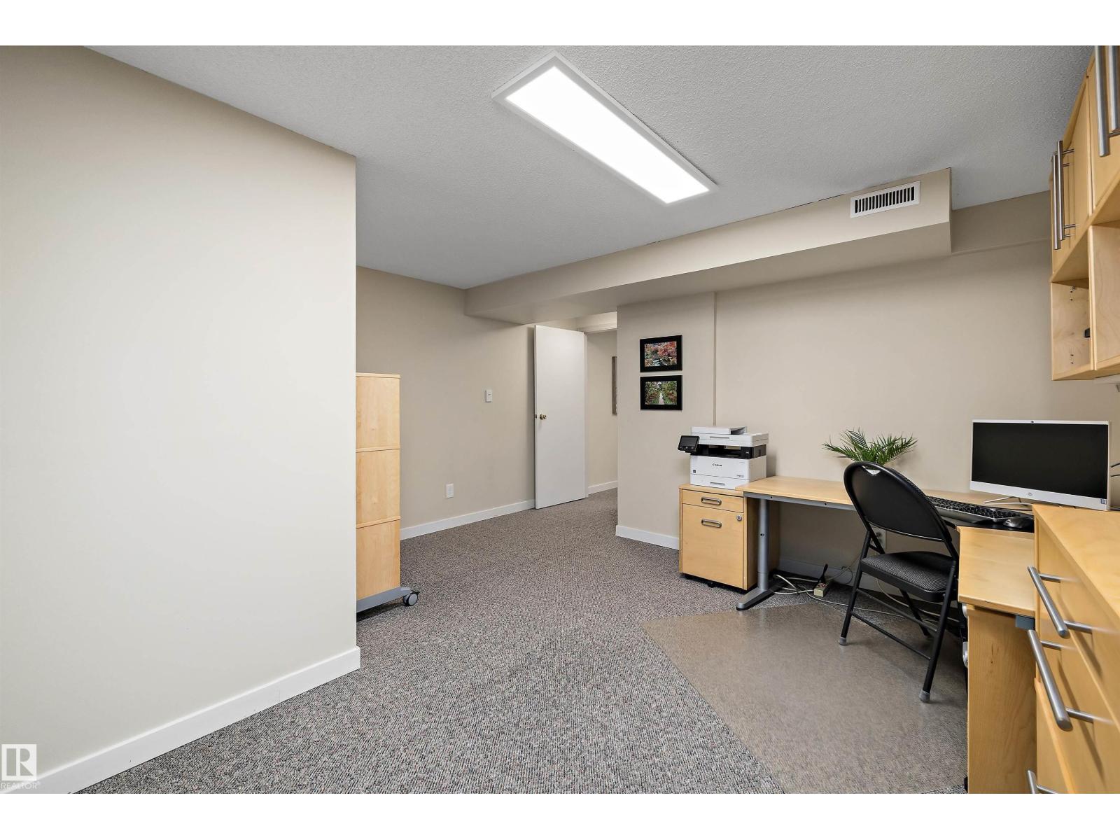 4717 25 Avenue NW - Photo 43