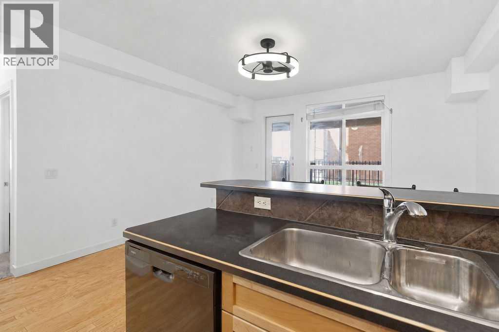 323 18 Avenue Southwest - Photo 7