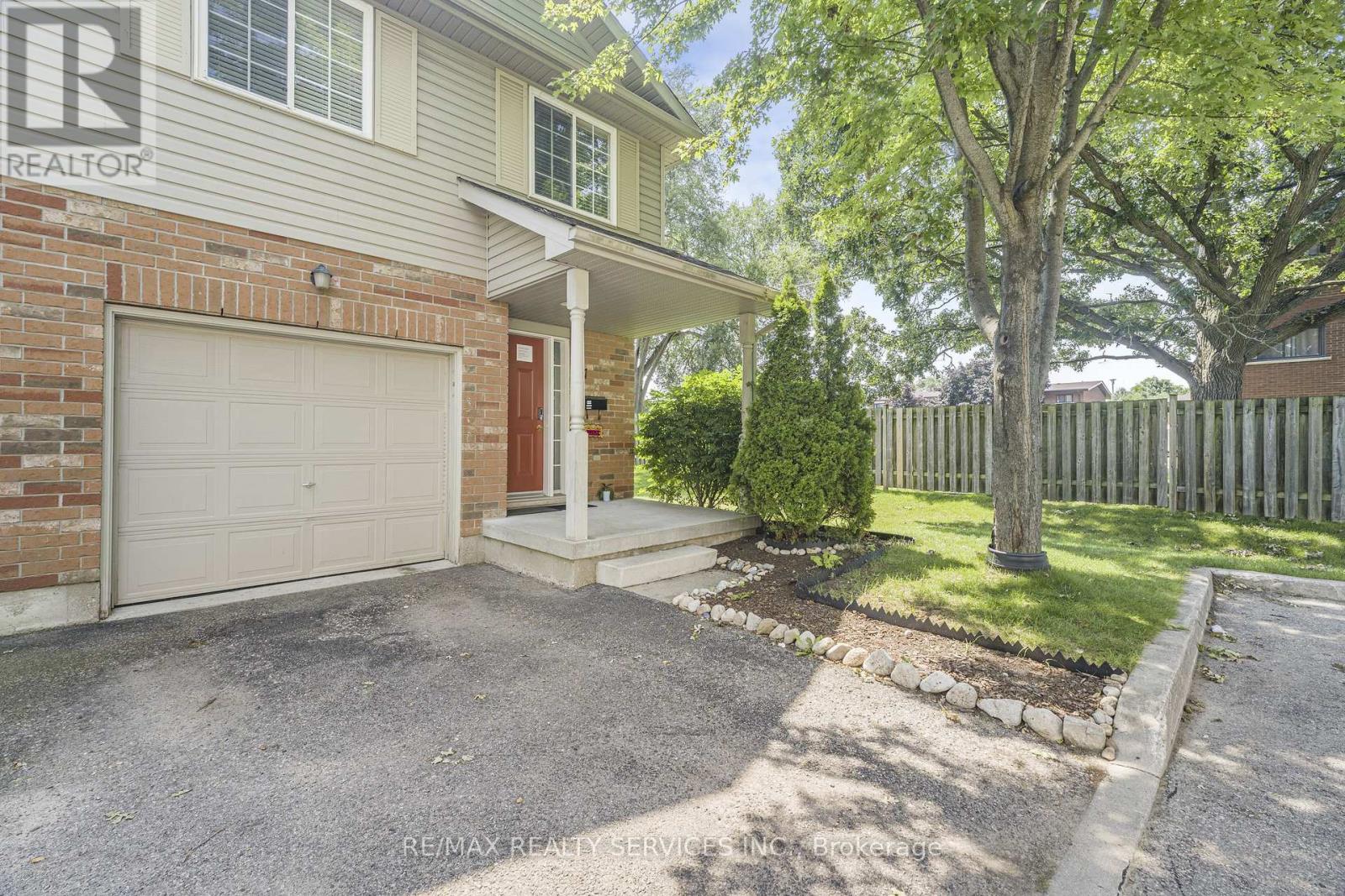 17 - 120 DUDHOPE AVENUE — photo 3