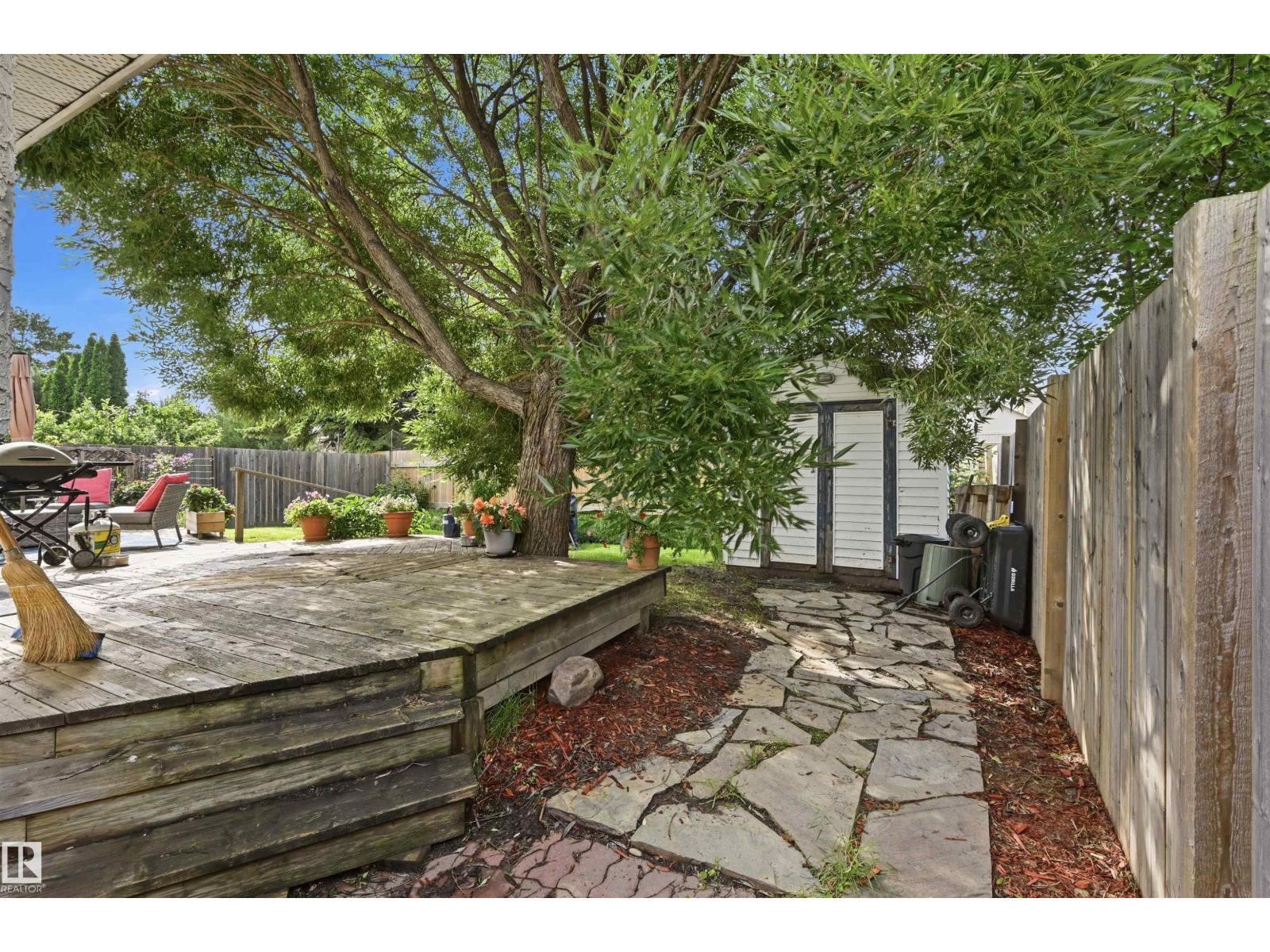 18639 72 Avenue NW - Photo 45