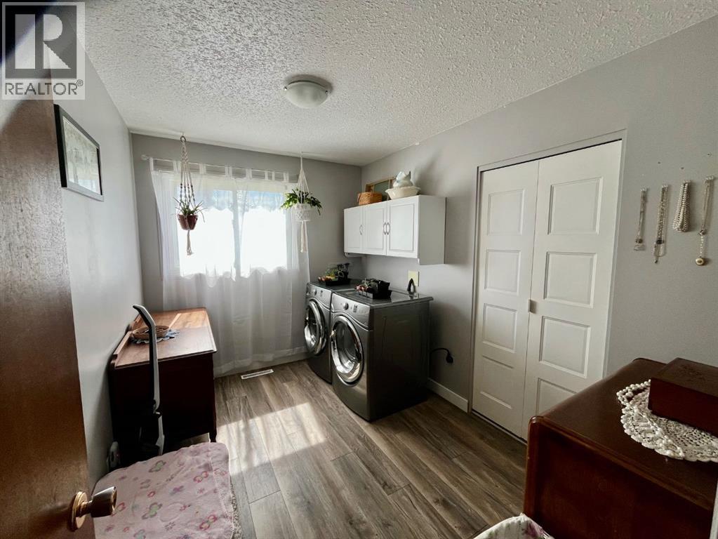 5512 45 Avenue - Photo 13