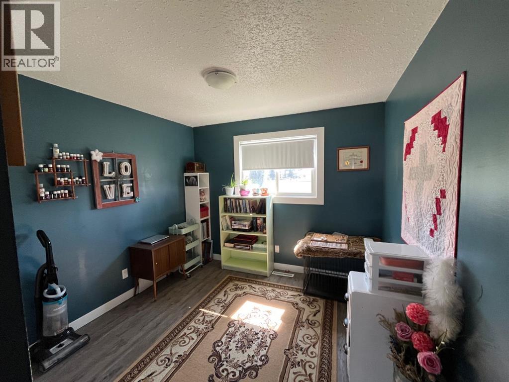 5512 45 Avenue - Photo 19