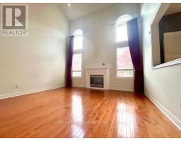 30 Chippingwood Manor, Aurora, ON L4G7R4 Photo 10