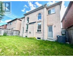 30 Chippingwood Manor, Aurora, ON L4G7R4 Photo 28
