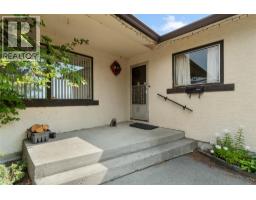 Full bathroom - 296 Gibraltar Court, Kamloops, BC V2C1P2 Photo 9
