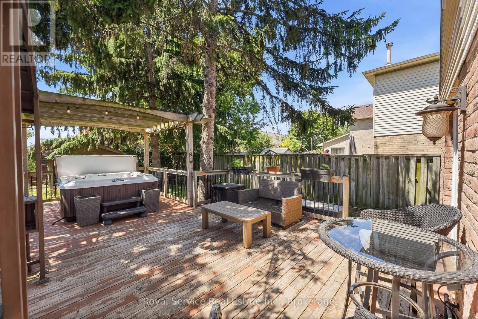 6 GILMOUR DRIVE - 34