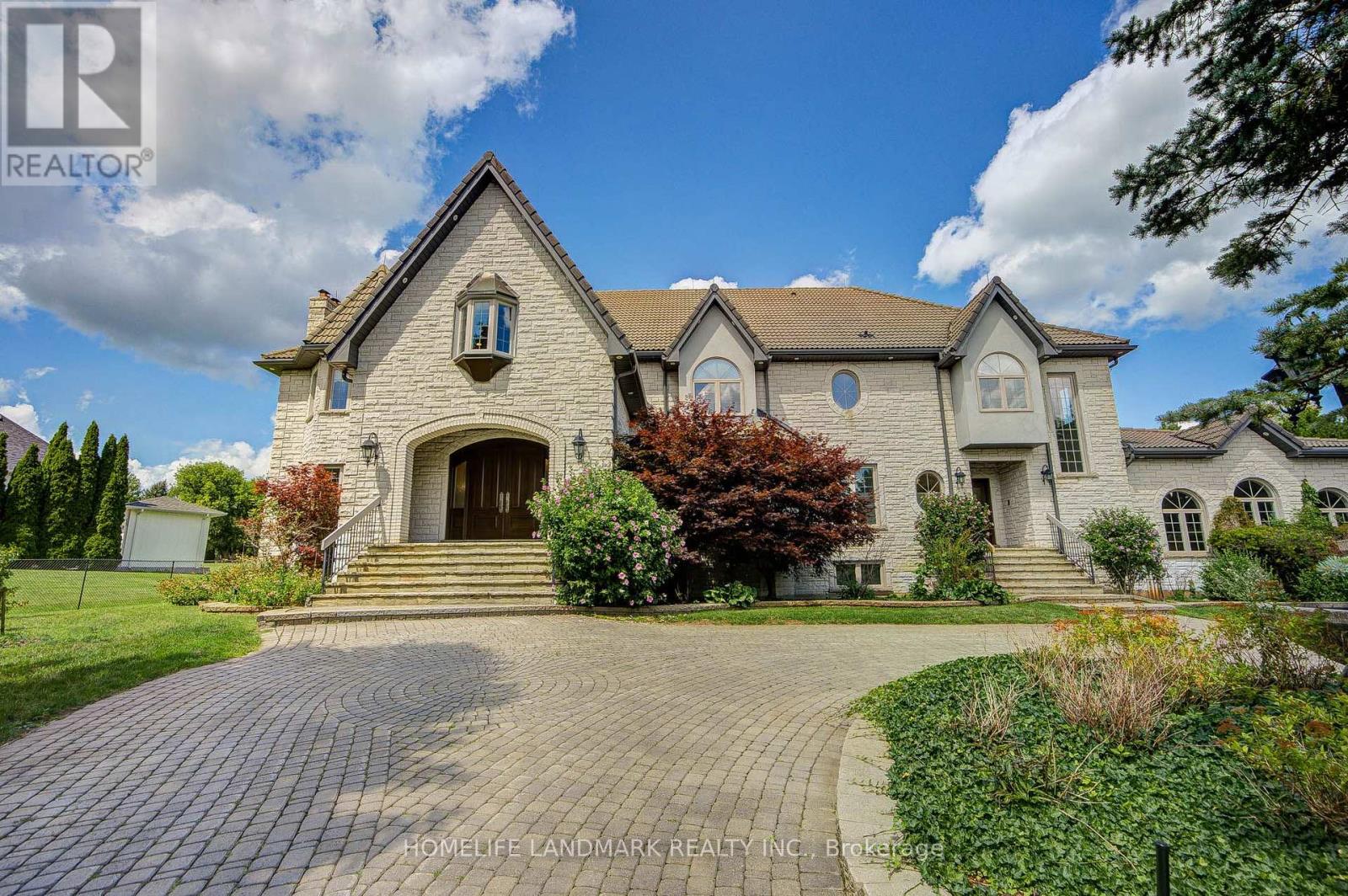 Listing photo of 21 KENSINGTON DRIVE