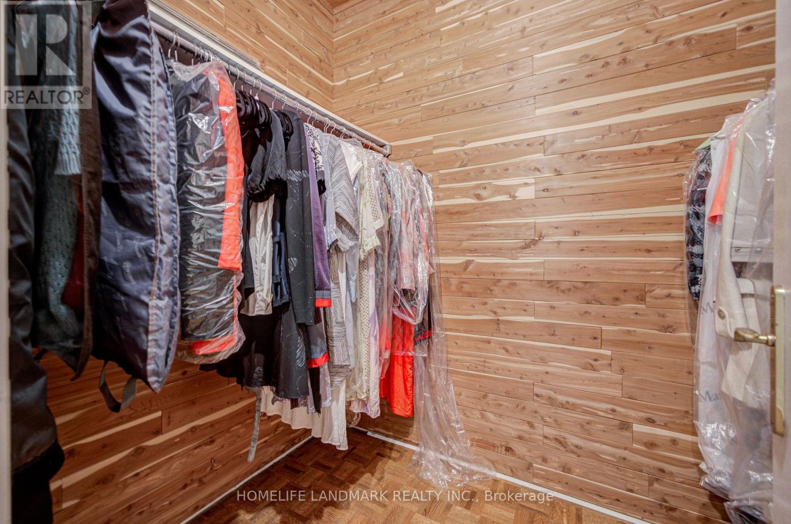 21 KENSINGTON DRIVE - Image 44