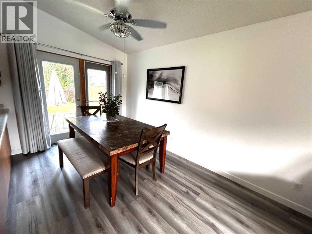 8 Louise Crescent - Photo 14