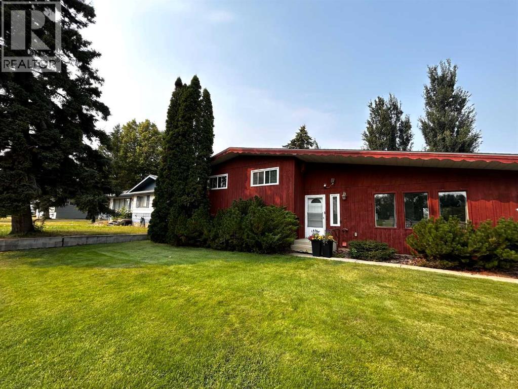 8 Louise Crescent