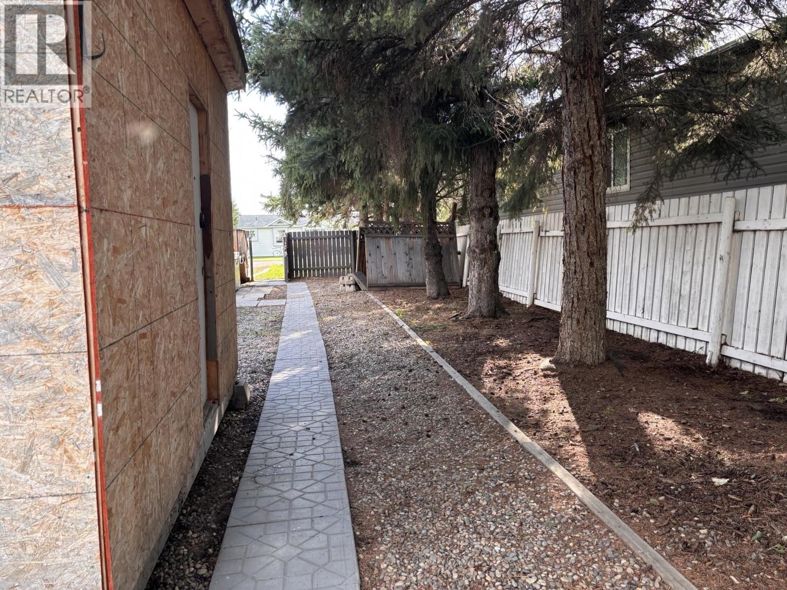 10279 101 STREET - Image 4