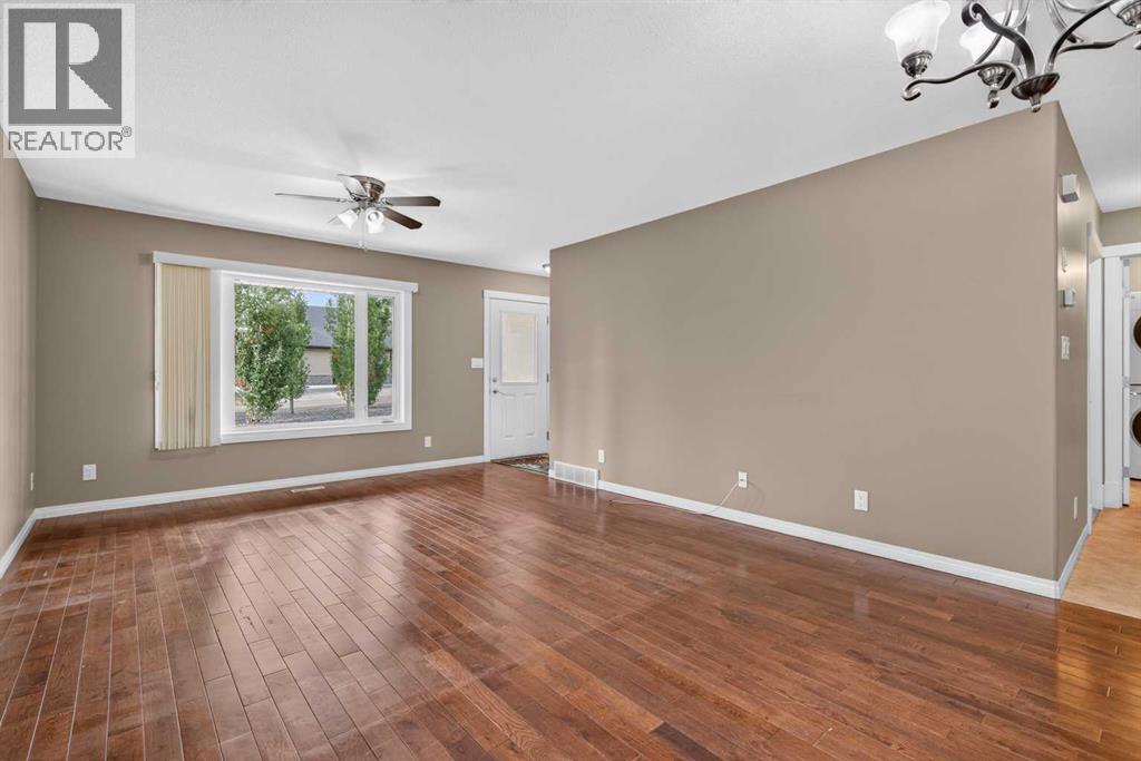 310 6 Avenue Northeast - Photo 10