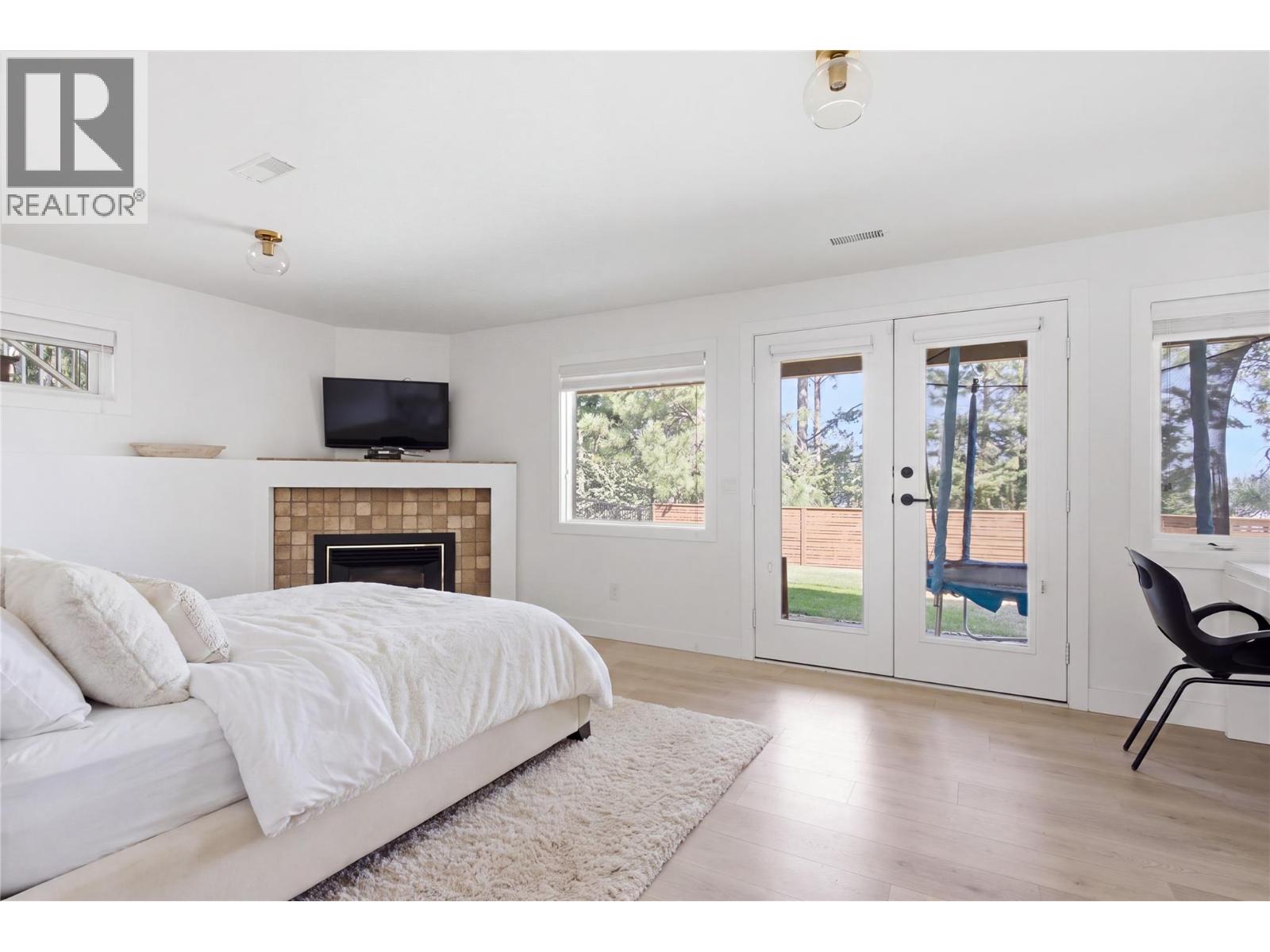 1937 SKEENA Drive - 29