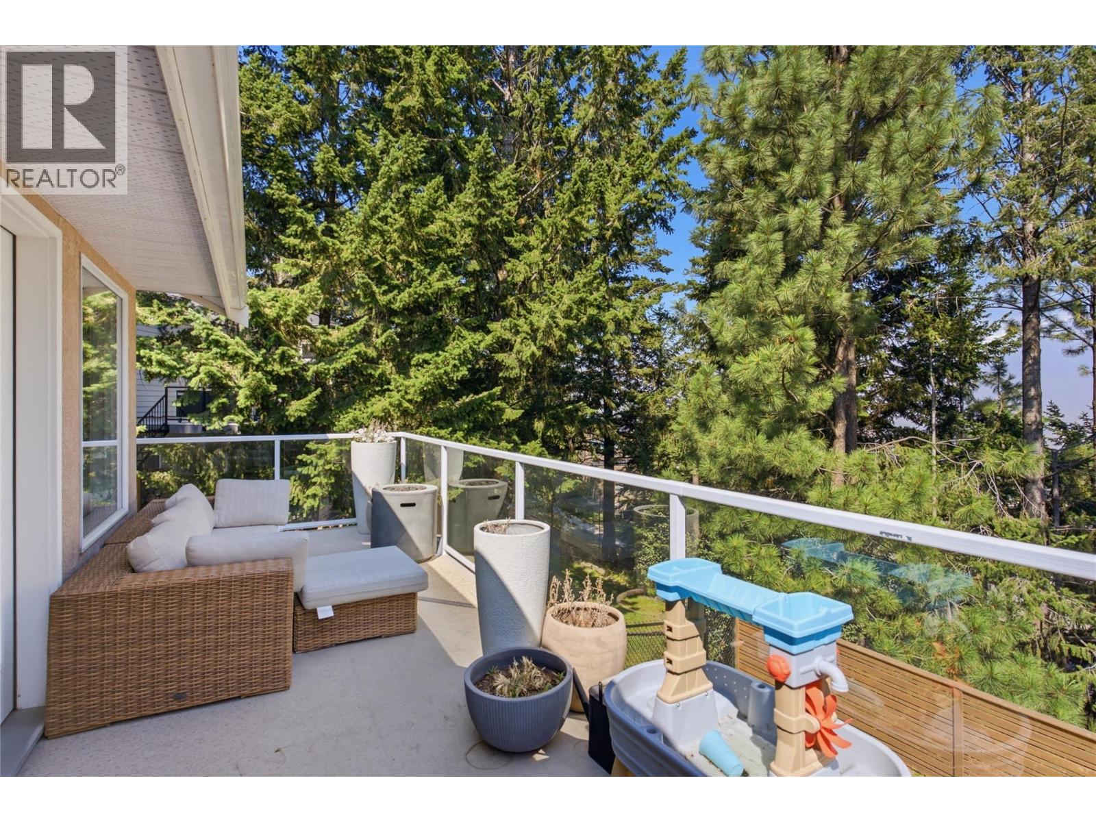 1937 SKEENA Drive - Image 30