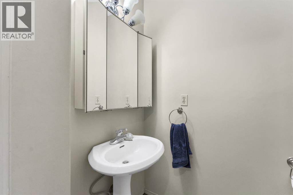 908 Ross Glen Drive Southeast - Photo 16