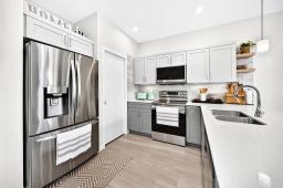 99 Whooping Crane Drive, Winnipeg, MB R2V5J1 Photo 8
