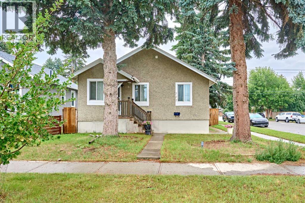 702 17 Avenue NW - 1