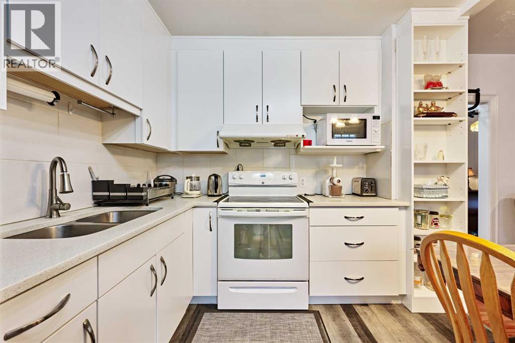 702 17 Avenue NW - Image 12
