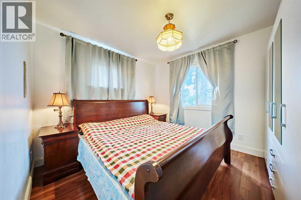 702 17 Avenue NW - Image 13