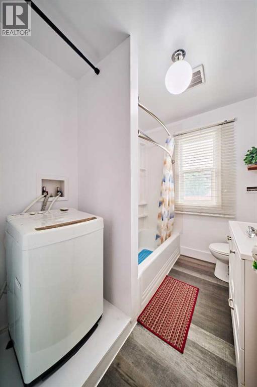 702 17 Avenue NW - Image 15