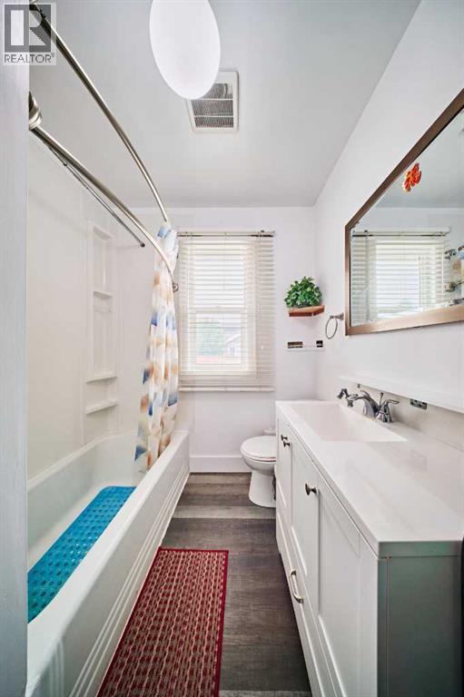 702 17 Avenue NW - Image 16