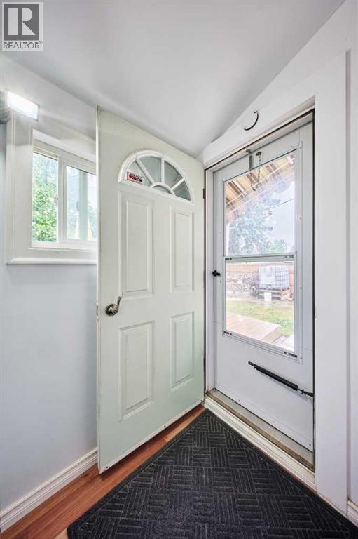 702 17 Avenue NW - Image 19