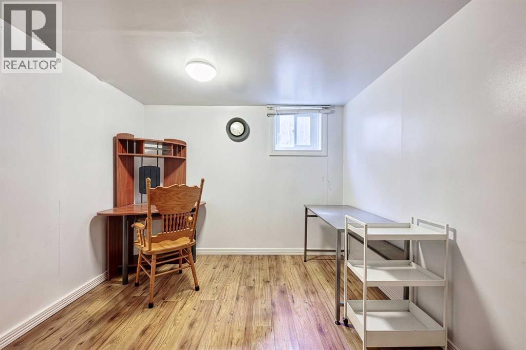 702 17 Avenue NW - Image 23