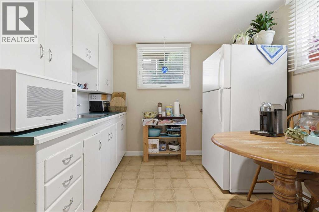 636 55 Avenue Southwest - Photo 24