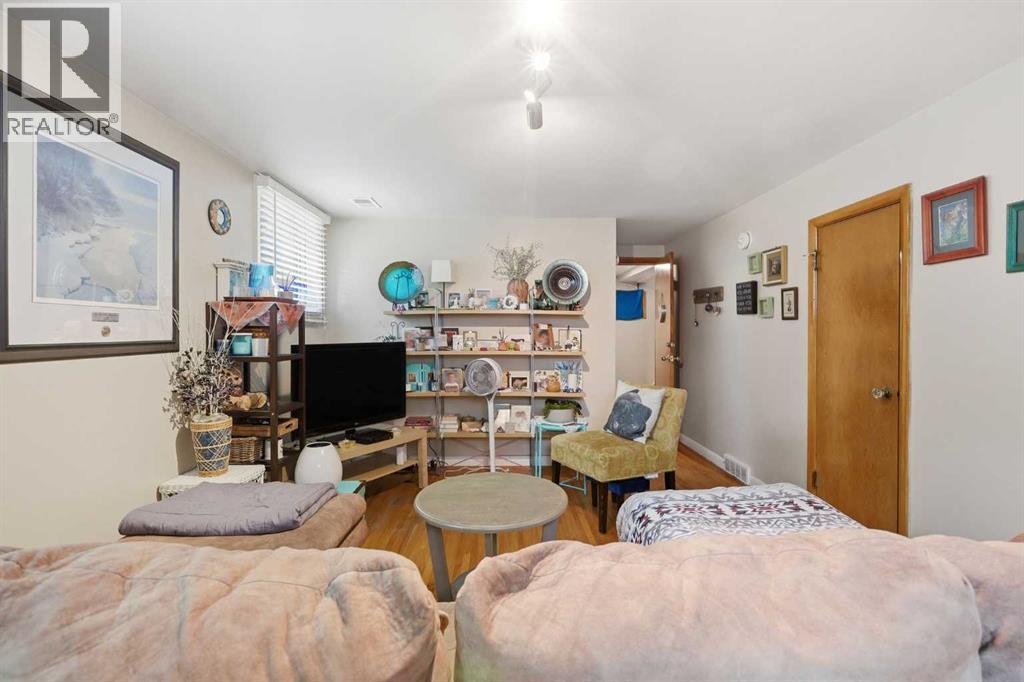 636 55 Avenue Southwest - Photo 22
