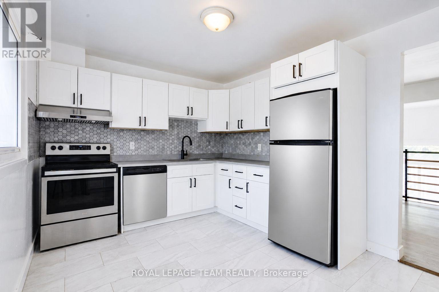 3 Bed, 2 Bath House for Sale in Ottawa – 52 – 2669 SOUTHVALE CRESCENT, Ottawa – MLS# X13678882 - Image 12