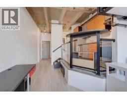 303 1061 Fort St, Victoria, BC V8V5A1 Photo 11