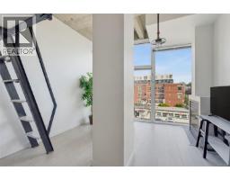 303 1061 Fort St, Victoria, BC V8V5A1 Photo 9