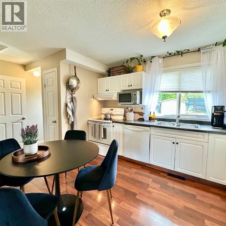 9919 101 Avenue - Photo 6