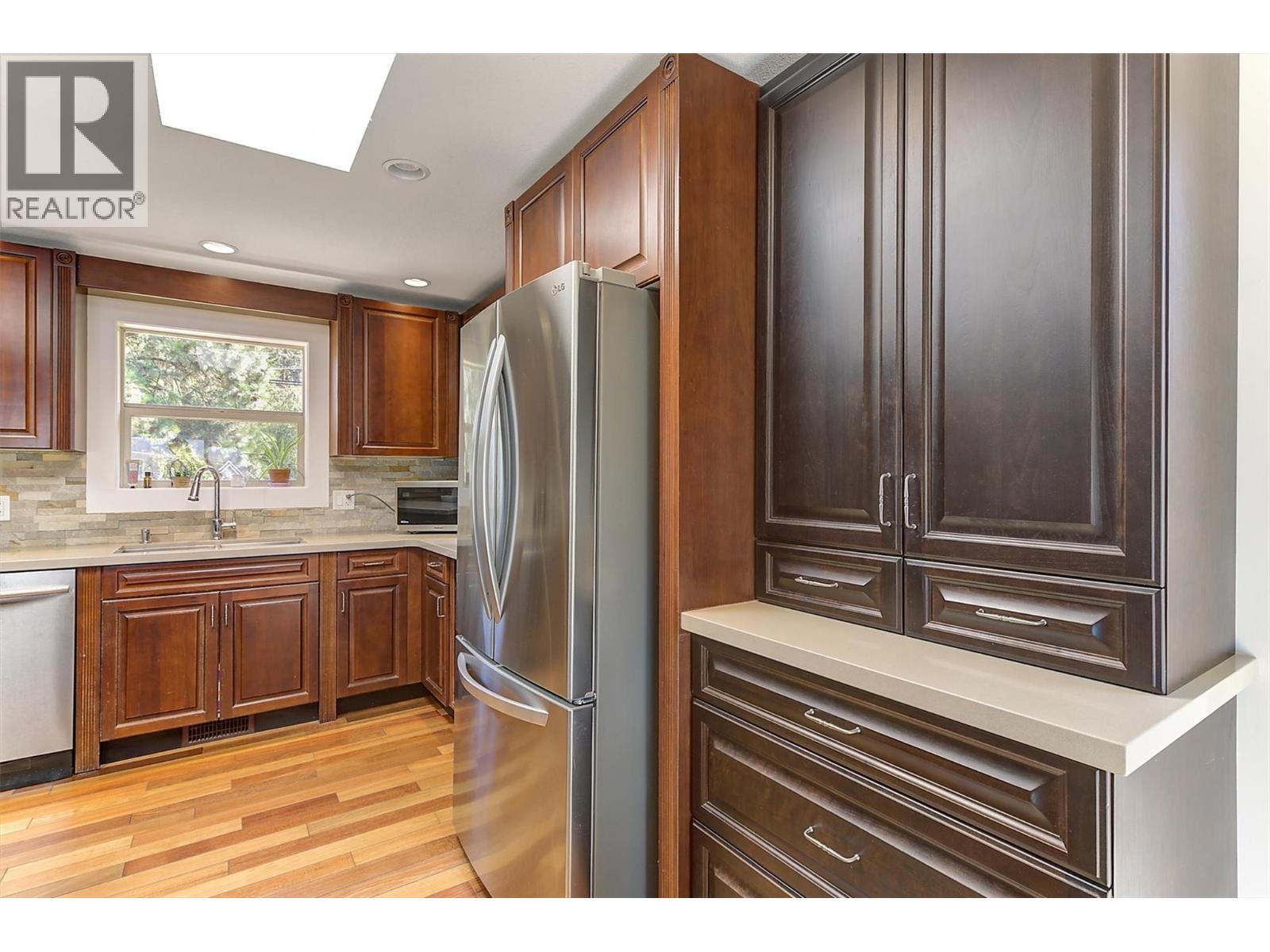16621 Maki Road - 22