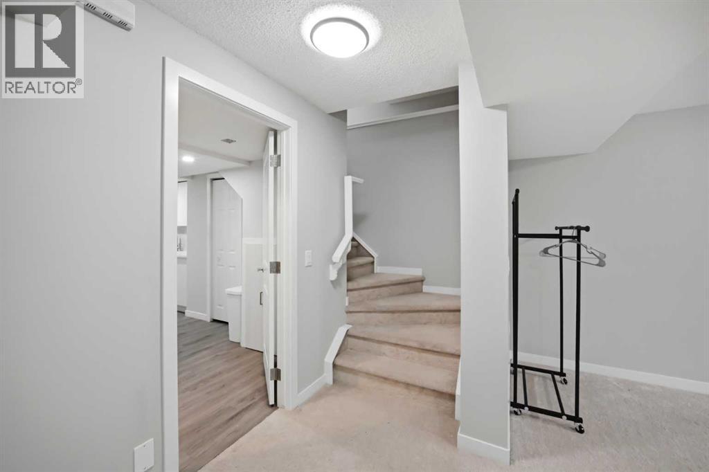 186 Carringvue Park NW - 36