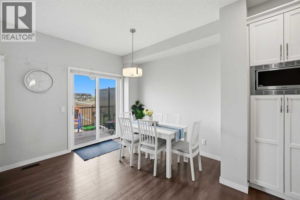 186 Carringvue Park NW - 5