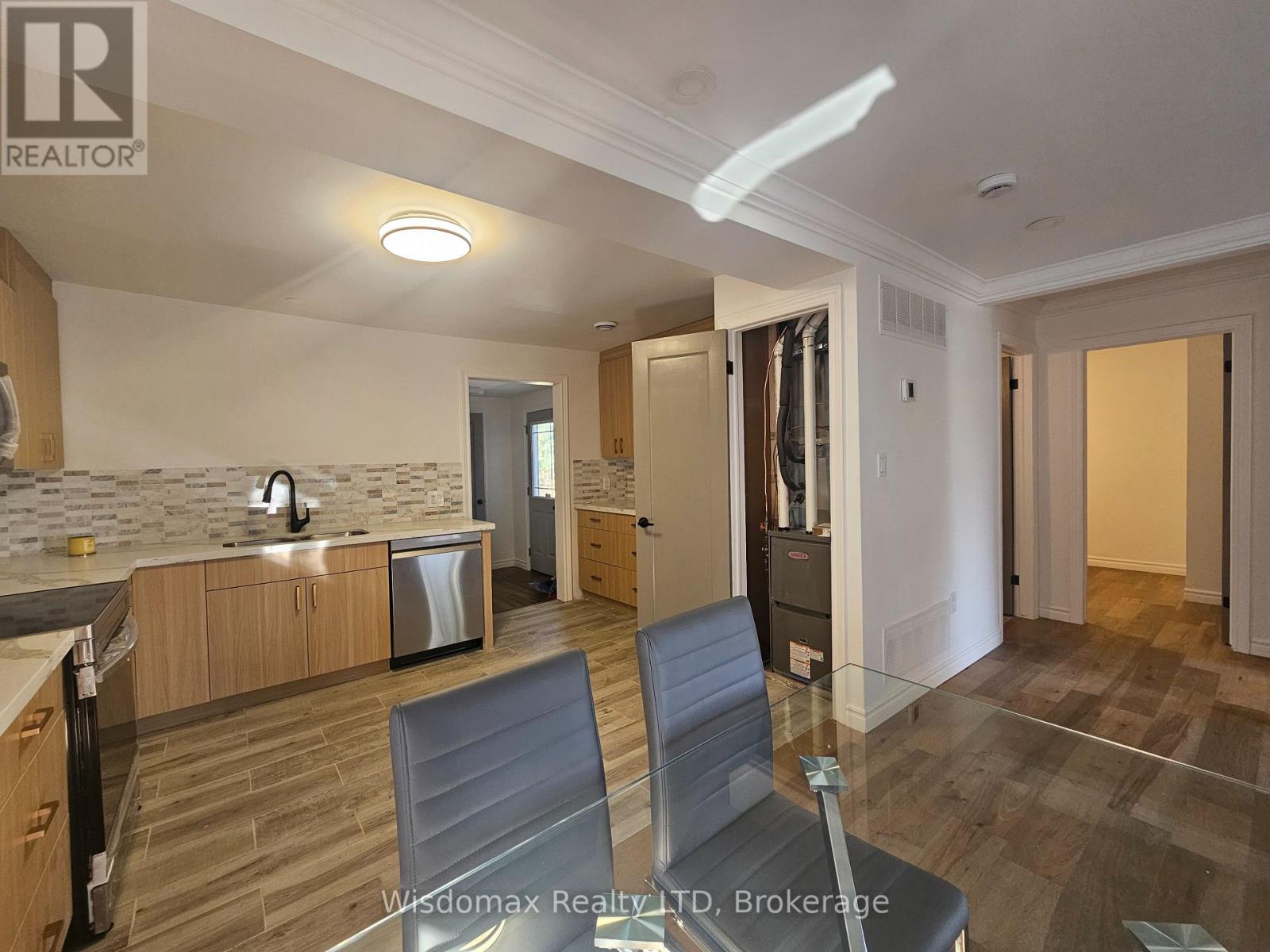 6245 CHURCHILL STREET - Image 9