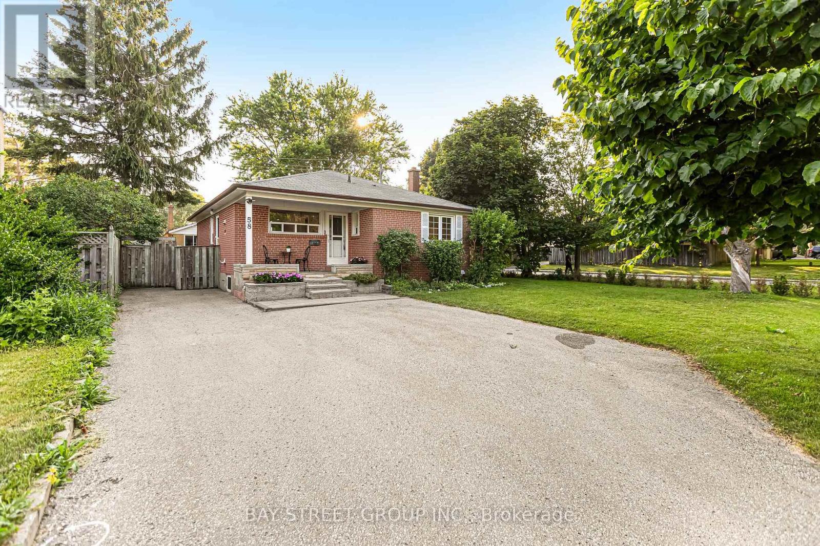 58 BILLINGSGATE CRESCENT - 1