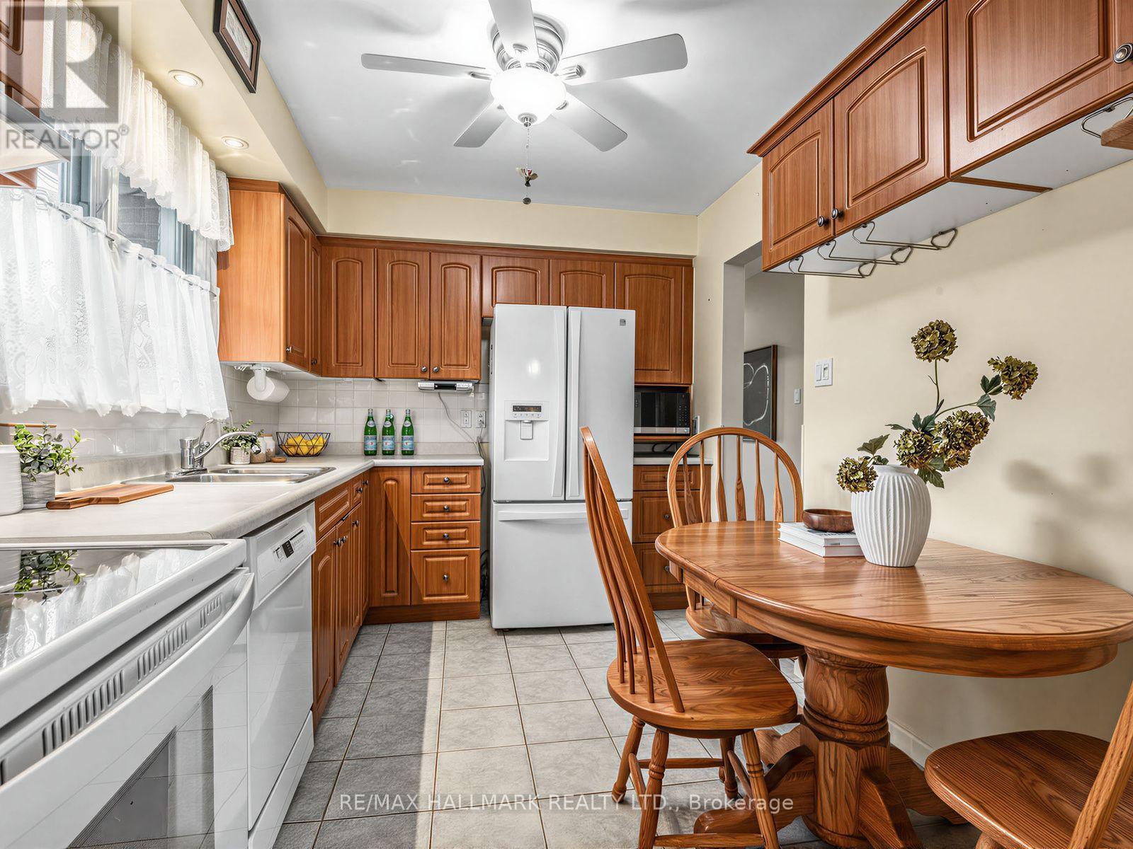 23 LYNNBROOK DRIVE - 13