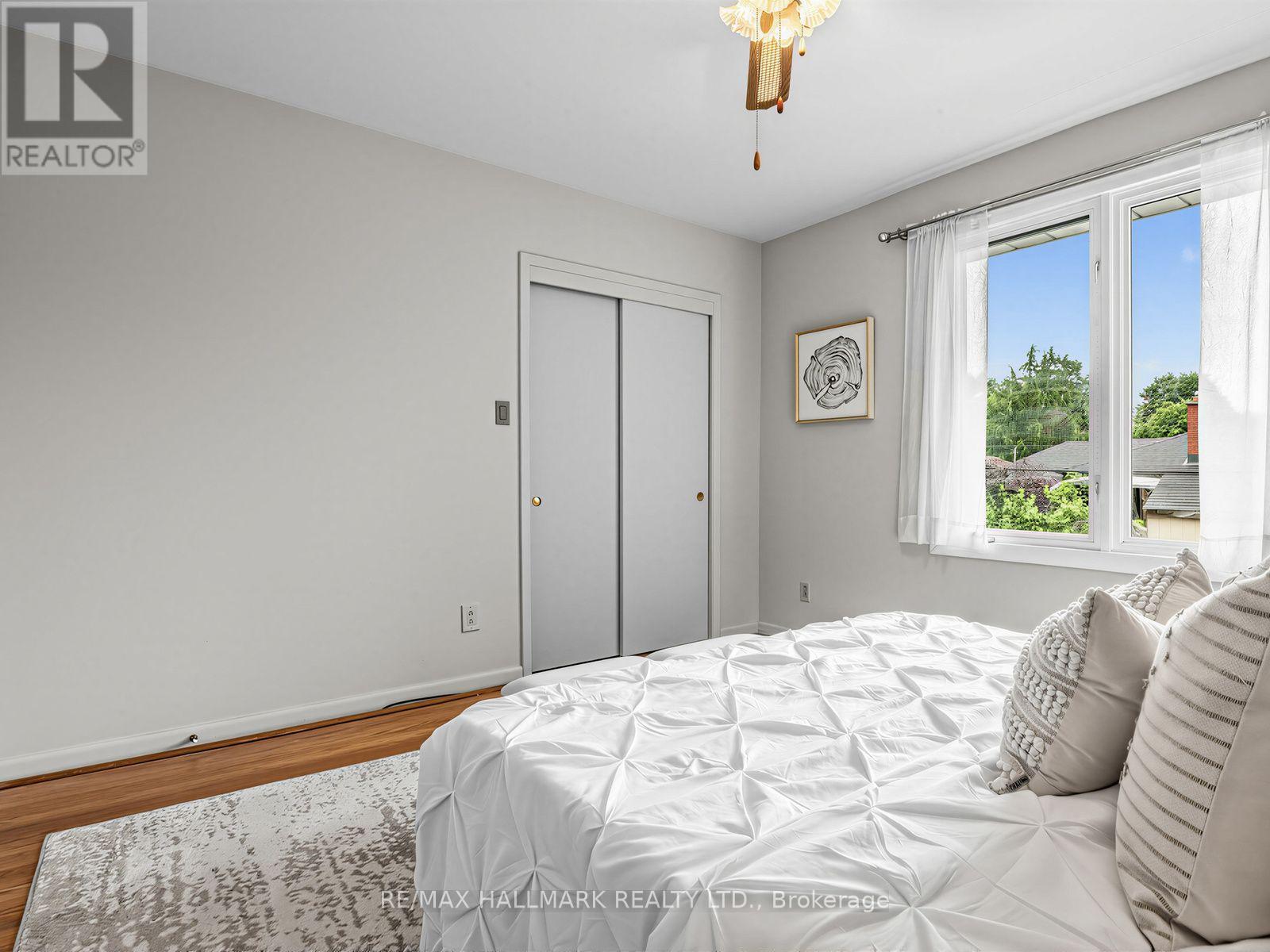 23 LYNNBROOK DRIVE - 19