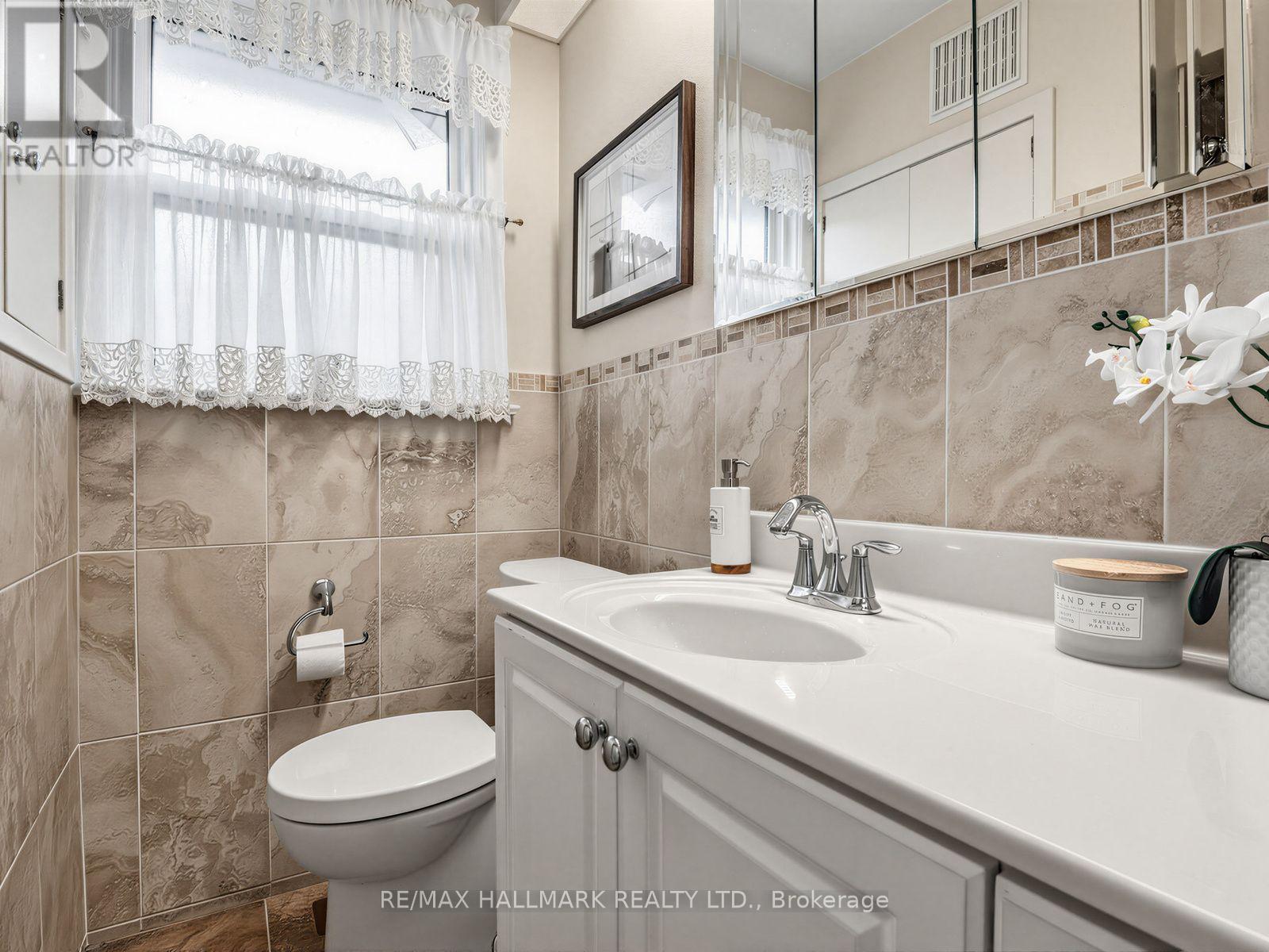 23 LYNNBROOK DRIVE - 24