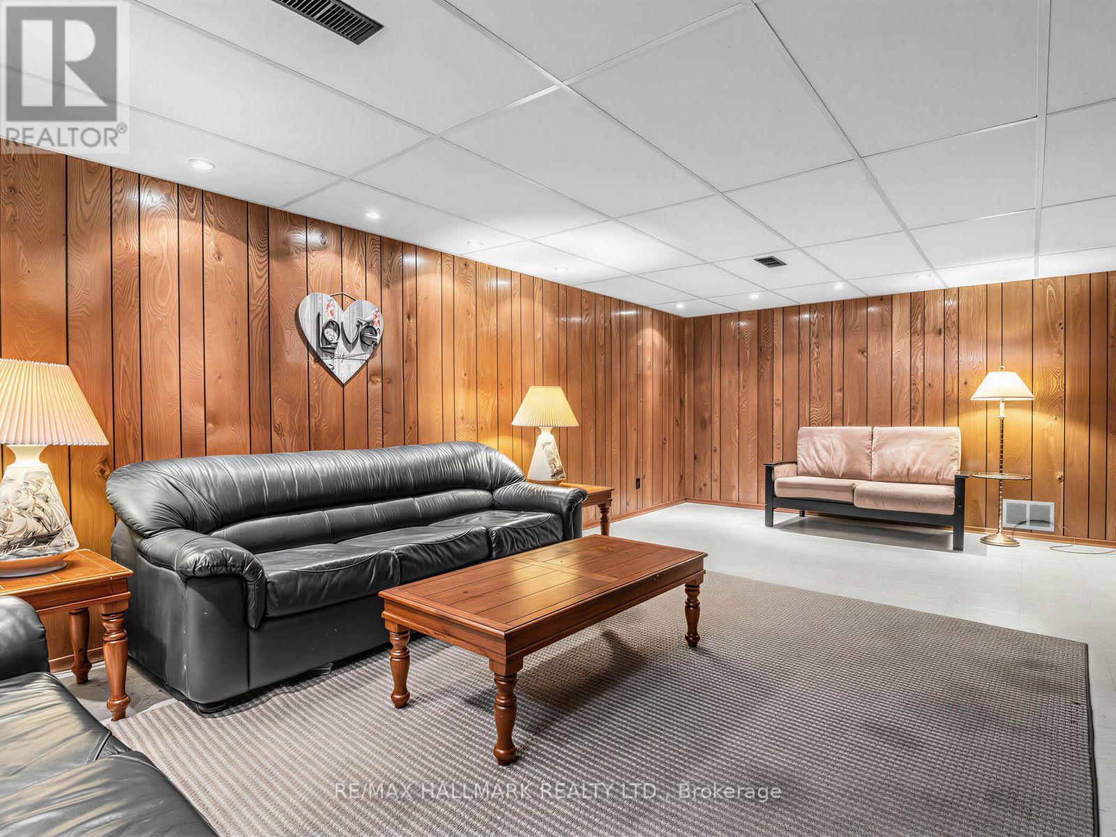 23 LYNNBROOK DRIVE - 28