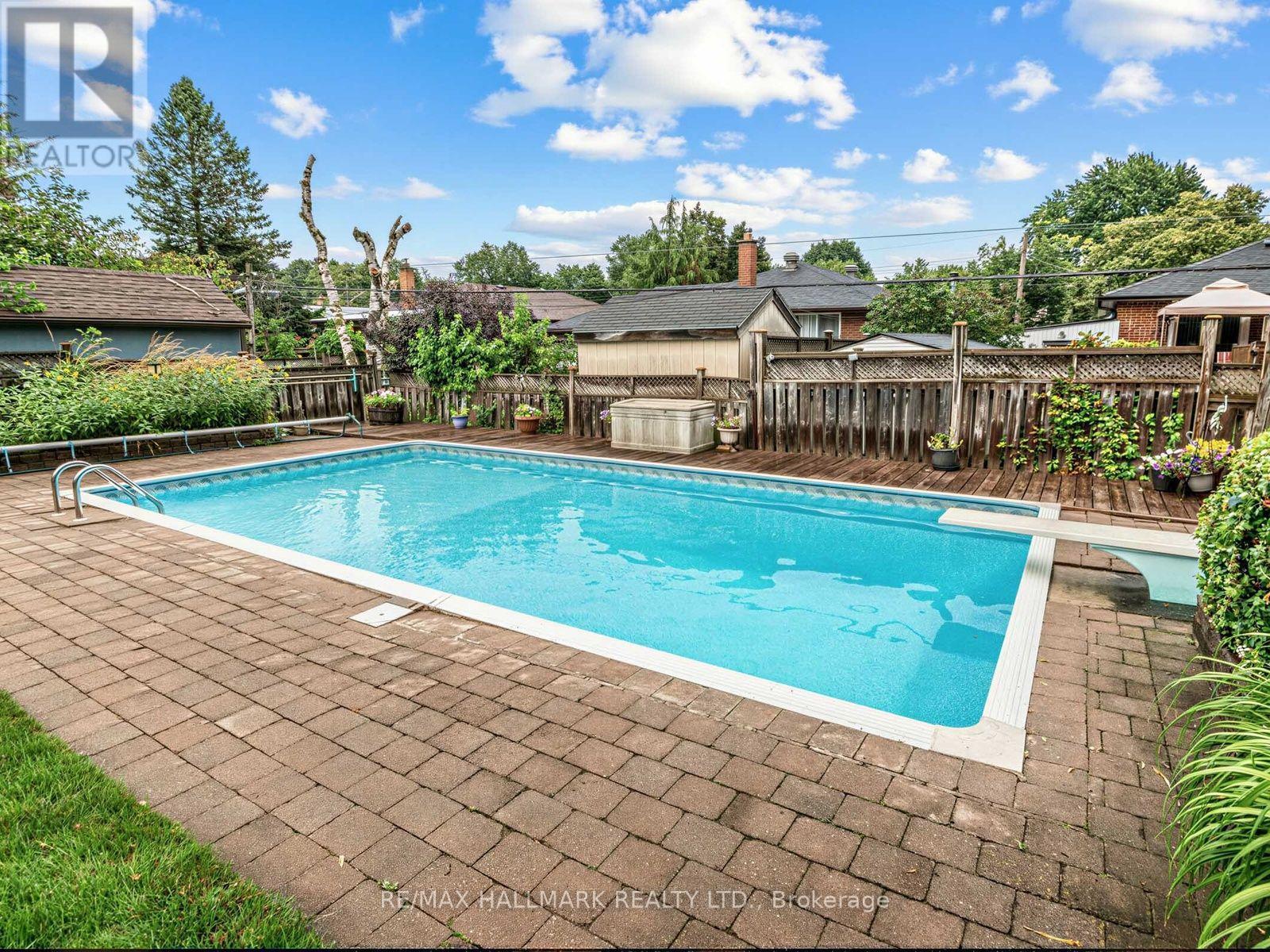 23 LYNNBROOK DRIVE - 35