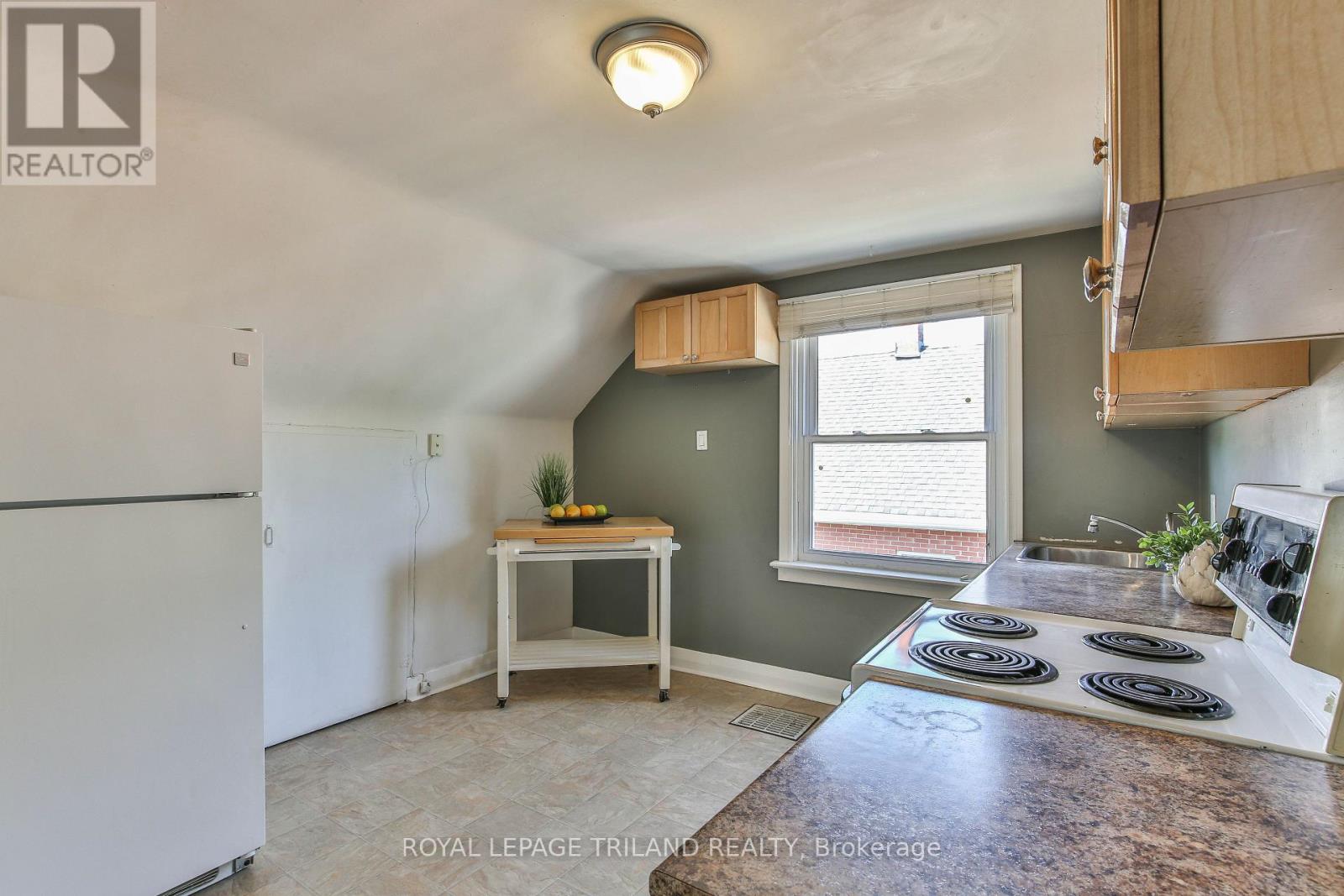 28 BEATTIE AVENUE - 32